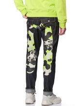 Load image into Gallery viewer, Slim-fit Denim Jeans with Camouflage Daicock Print - Hilite NYC